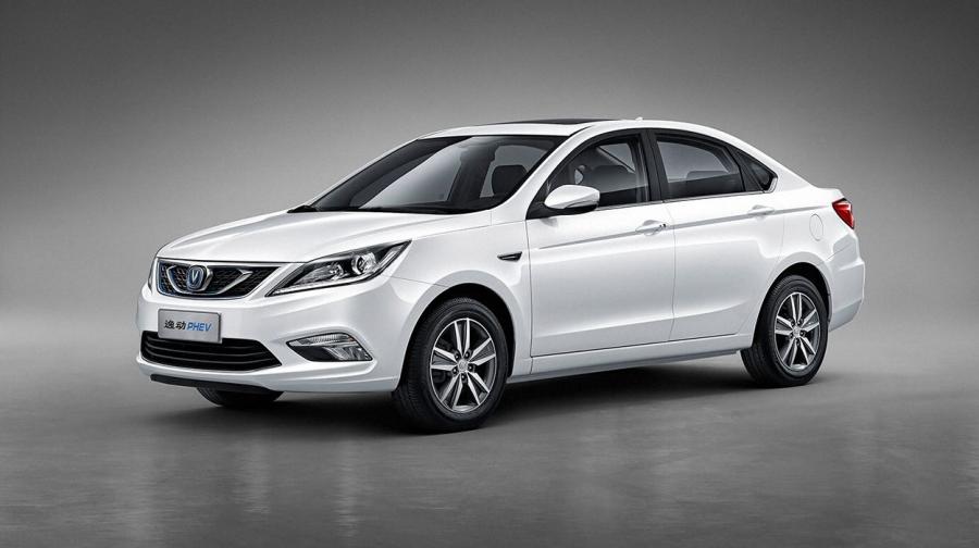  ChangAn Eado PHEV 2017 года  (фото 2 из 3)